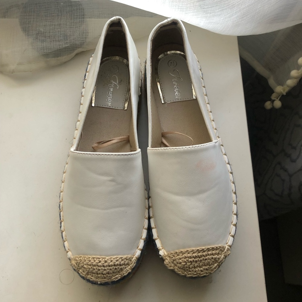 ! 𝗦𝗢𝗟𝗗! Platform slip-on shoes